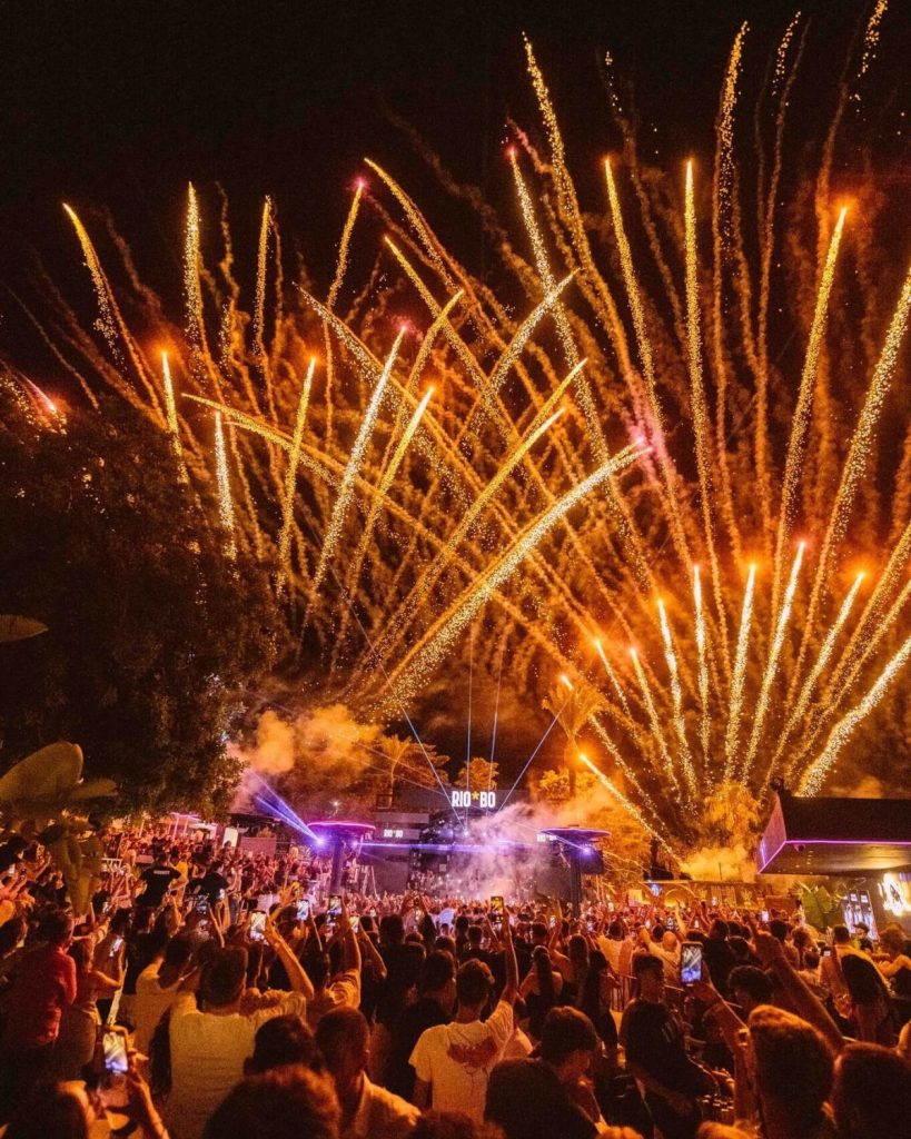 I fuochi d'artificio sopra la pista del Riobo di Gallipoli
