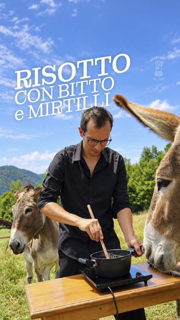 Copertina del video Risotto con Bitto e mirtilli, girato all'aperto sui prati della Val Brembana